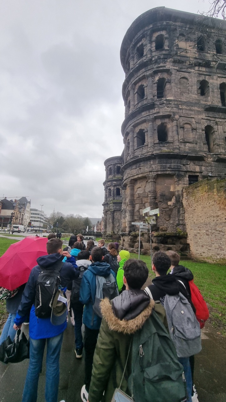 Latein Porta Nigra